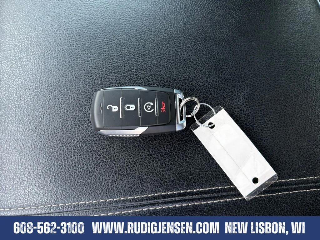 Used 2022 White Ram Big Horn/Lone Star image 27