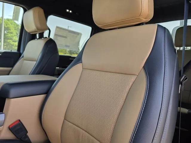 New 2026 Glacier Gray Metallic Tri-Coat Ford F-250® Lariat® image 14