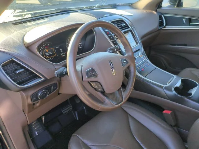 Used 2018 Black Lincoln Reserve image 15