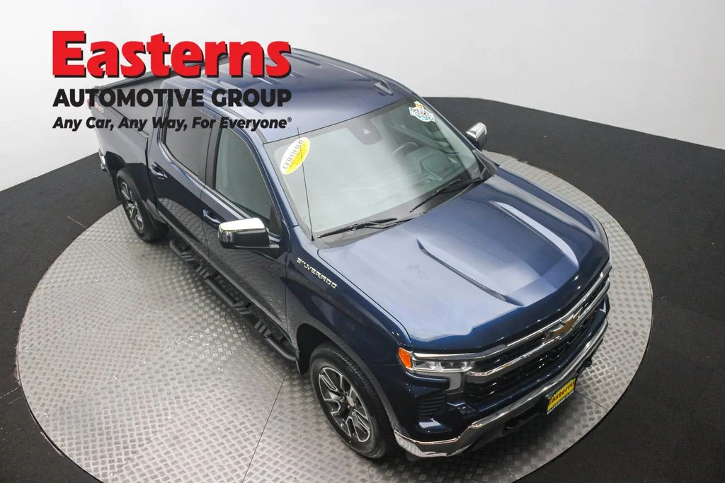 Used 2022 Blue Chevrolet LT image 3