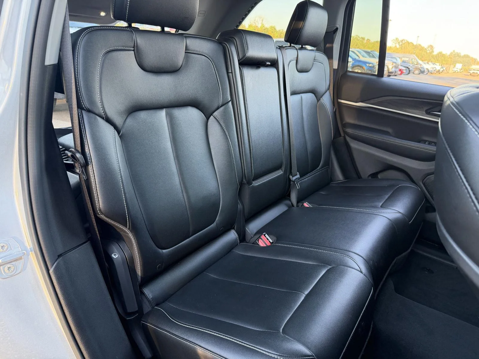 Used 2024 Silver Zynith Jeep Limited image 21