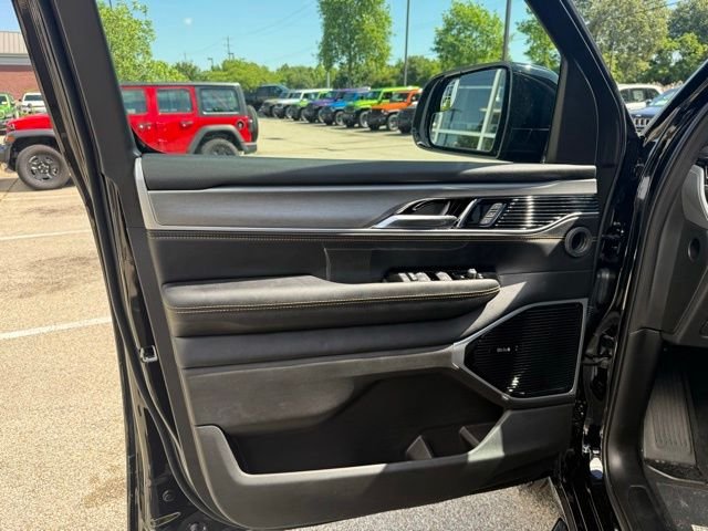 New 2026 High Gloss Black Exterior Paint Jeep Limited Reserve image 14