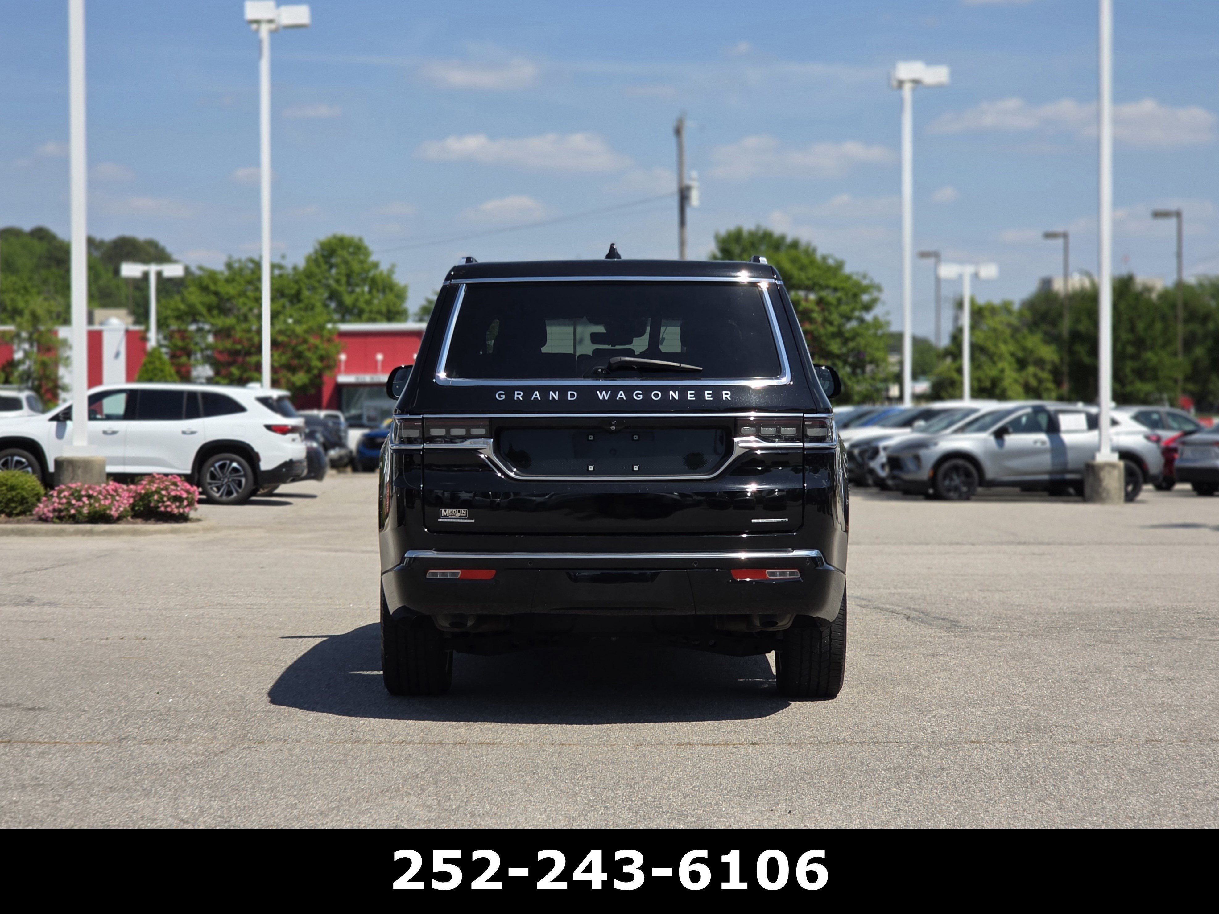 Used 2022 Diamond Black Crystal Pearlcoat Jeep Series II image 6