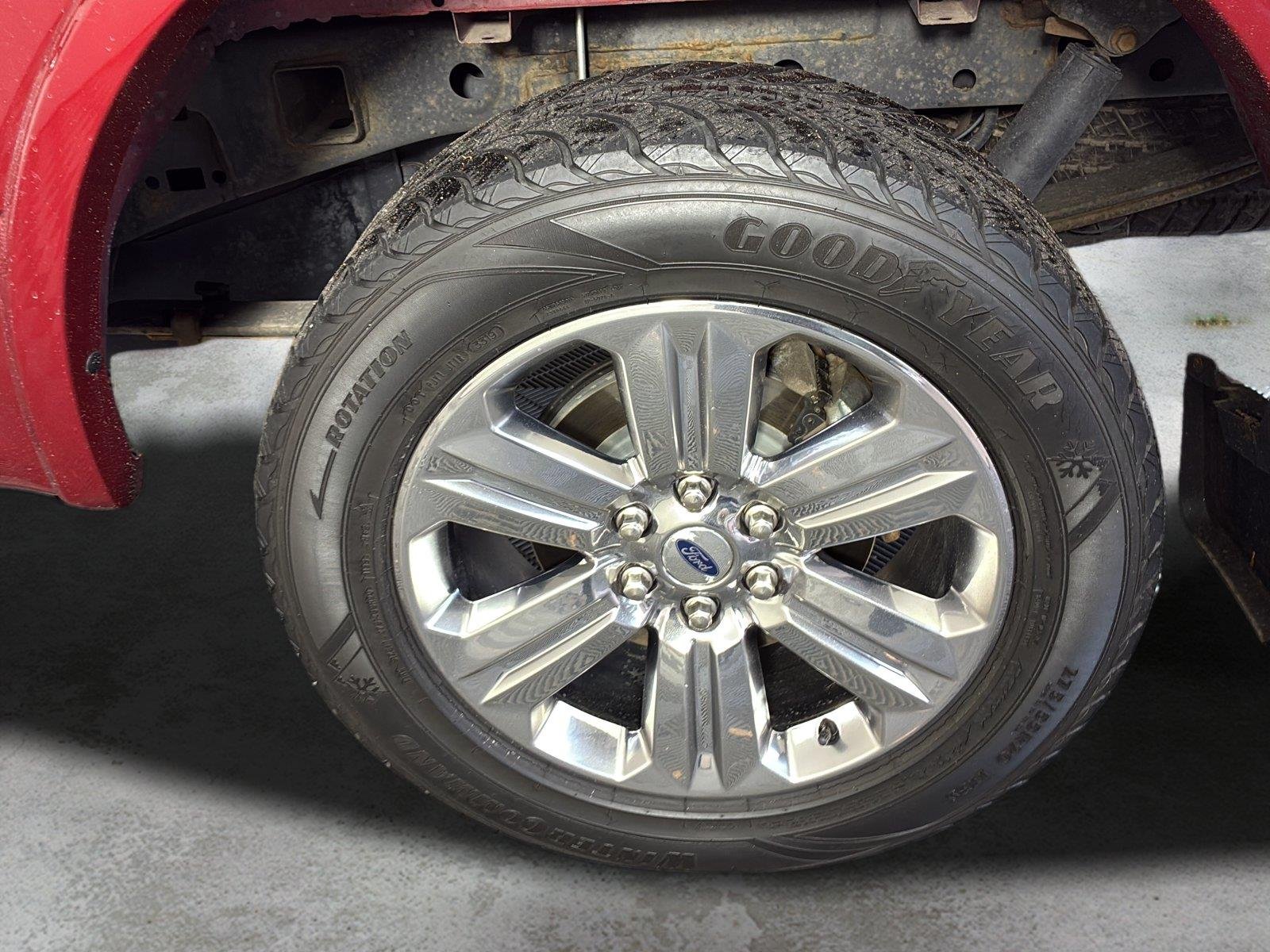 Used 2019 Ruby Red Metallic Tinted Clearcoat Ford LARIAT image 9