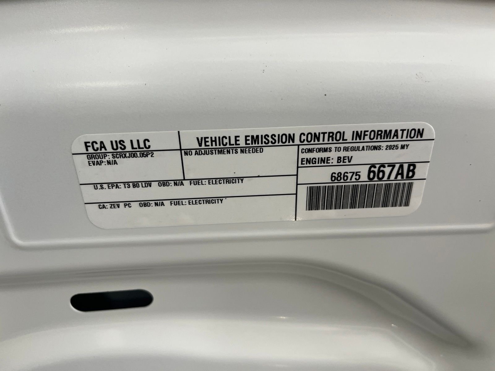 Used 2025 White Jeep Limited image 12