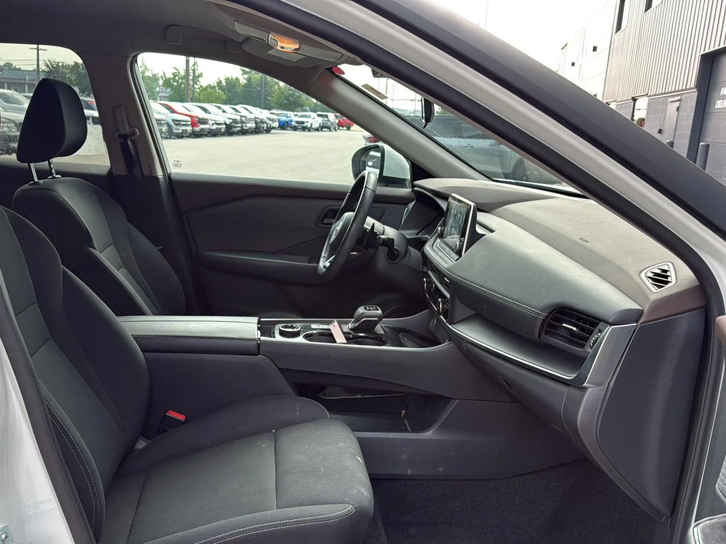 Used 2023  Nissan S image 12
