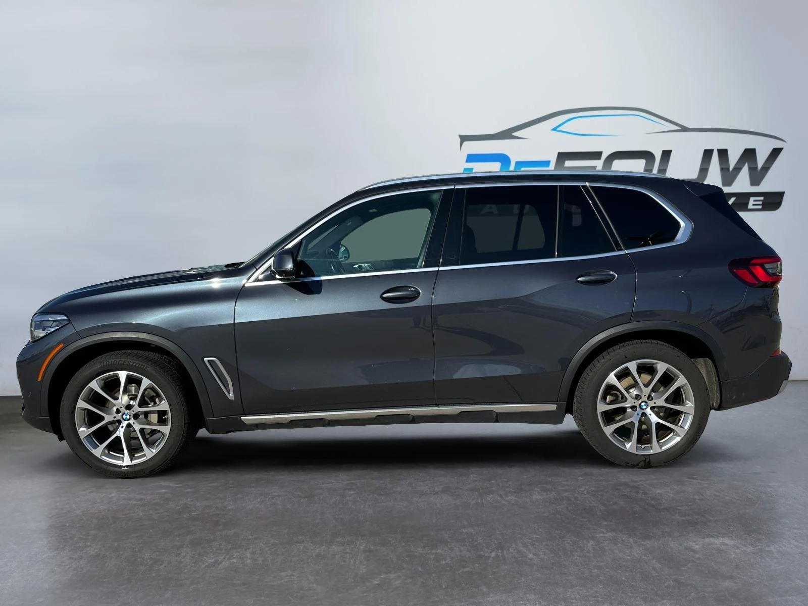 Used 2021 Arctic Grey Metallic BMW xDrive40i image 27