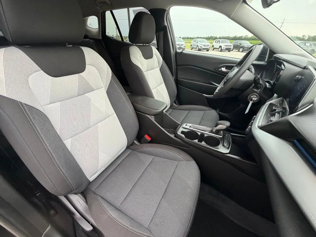 Used 2026 Black Chevrolet LS image 29