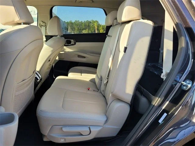 2025 Kia Sorento S - Photo 7