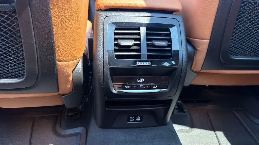 Used 2023 Gray BMW xDrive30i image 35