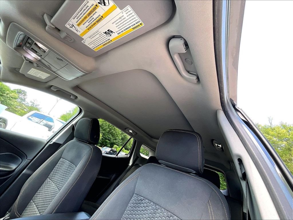 Used 2018 Gray GMC SLE image 7
