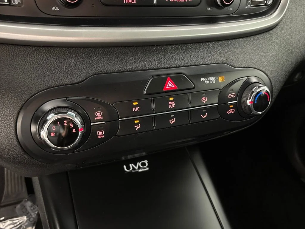 Used 2016 Black Kia LX image 31