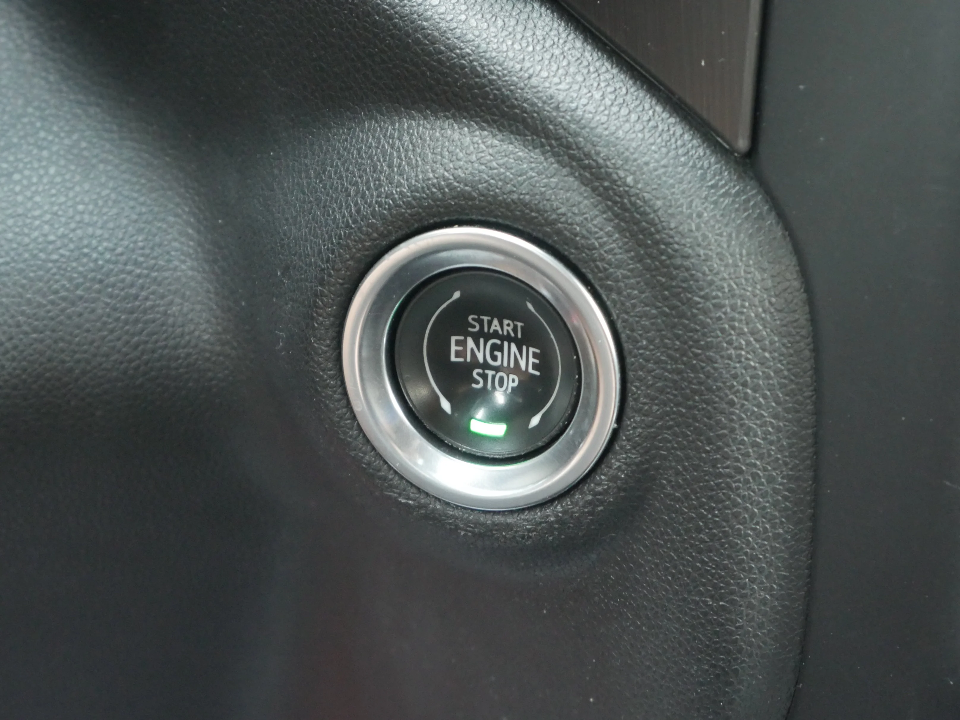 Used 2022 Onyx Black GMC AT4 image 8