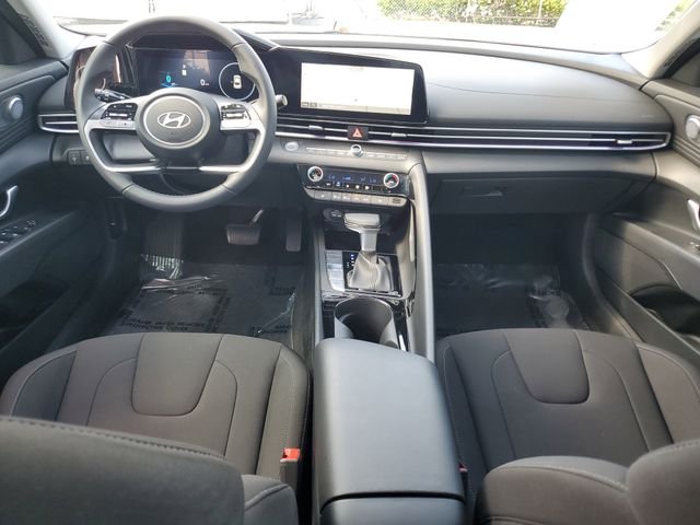 2025 Hyundai Elantra SEL - Photo 23