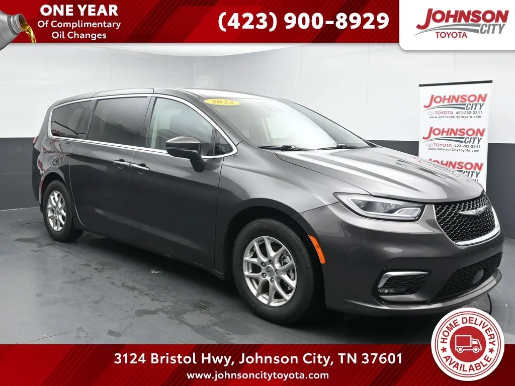 2023 Chrysler Pacifica Touring L's photo