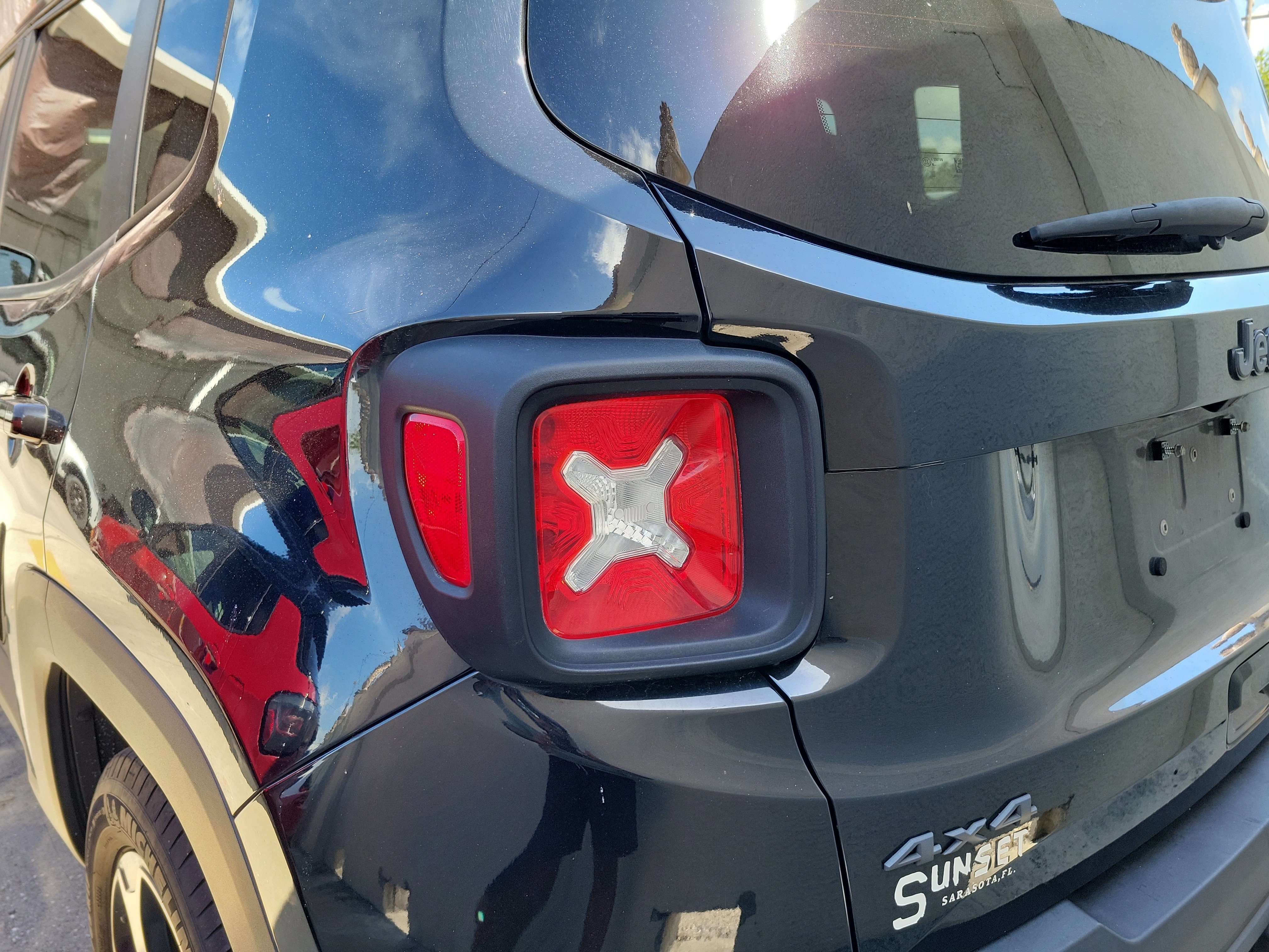 Used 2019 Black Clearcoat Jeep Trailhawk image 9