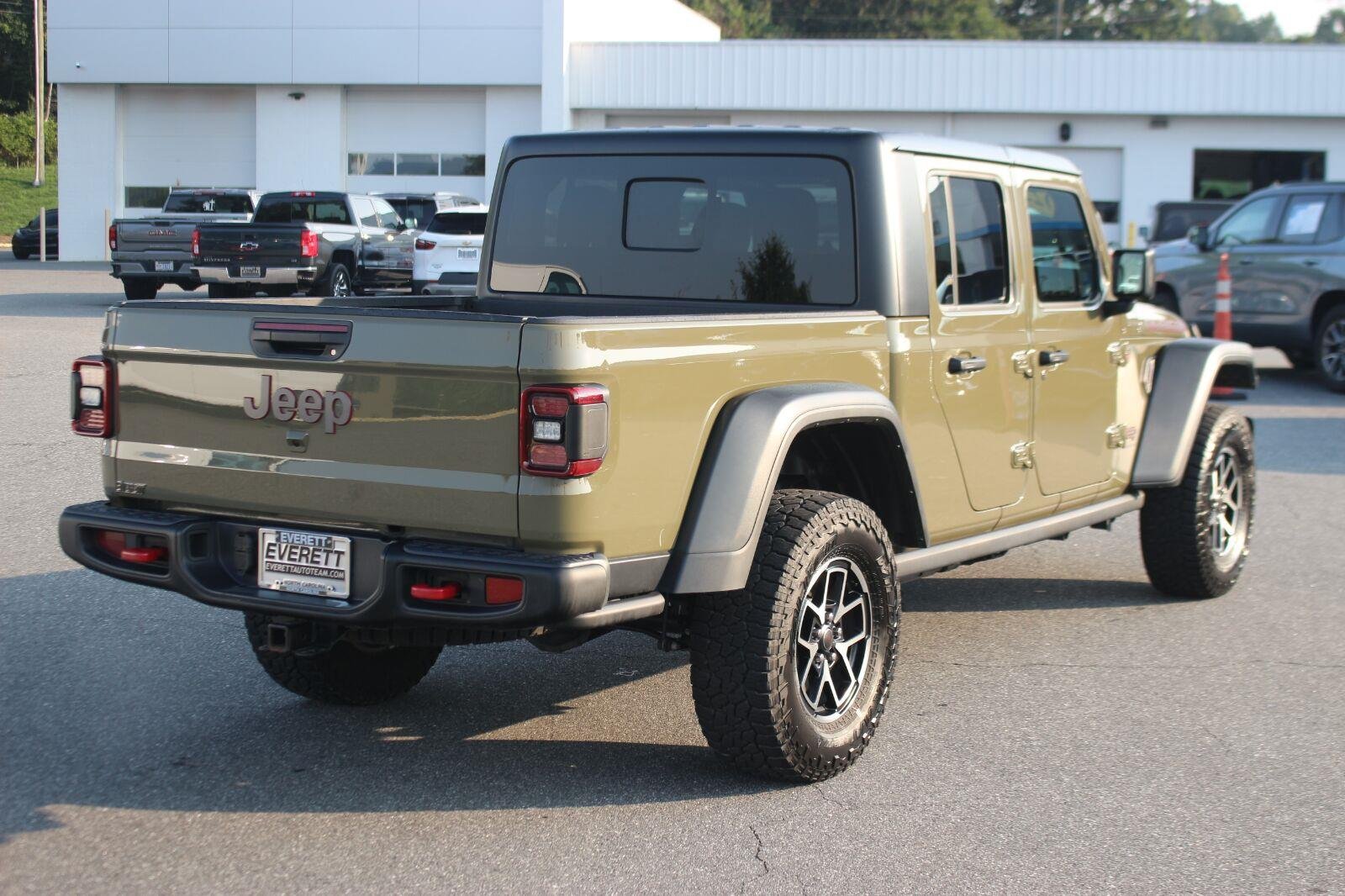 Used 2025 Green Jeep Rubicon image 7