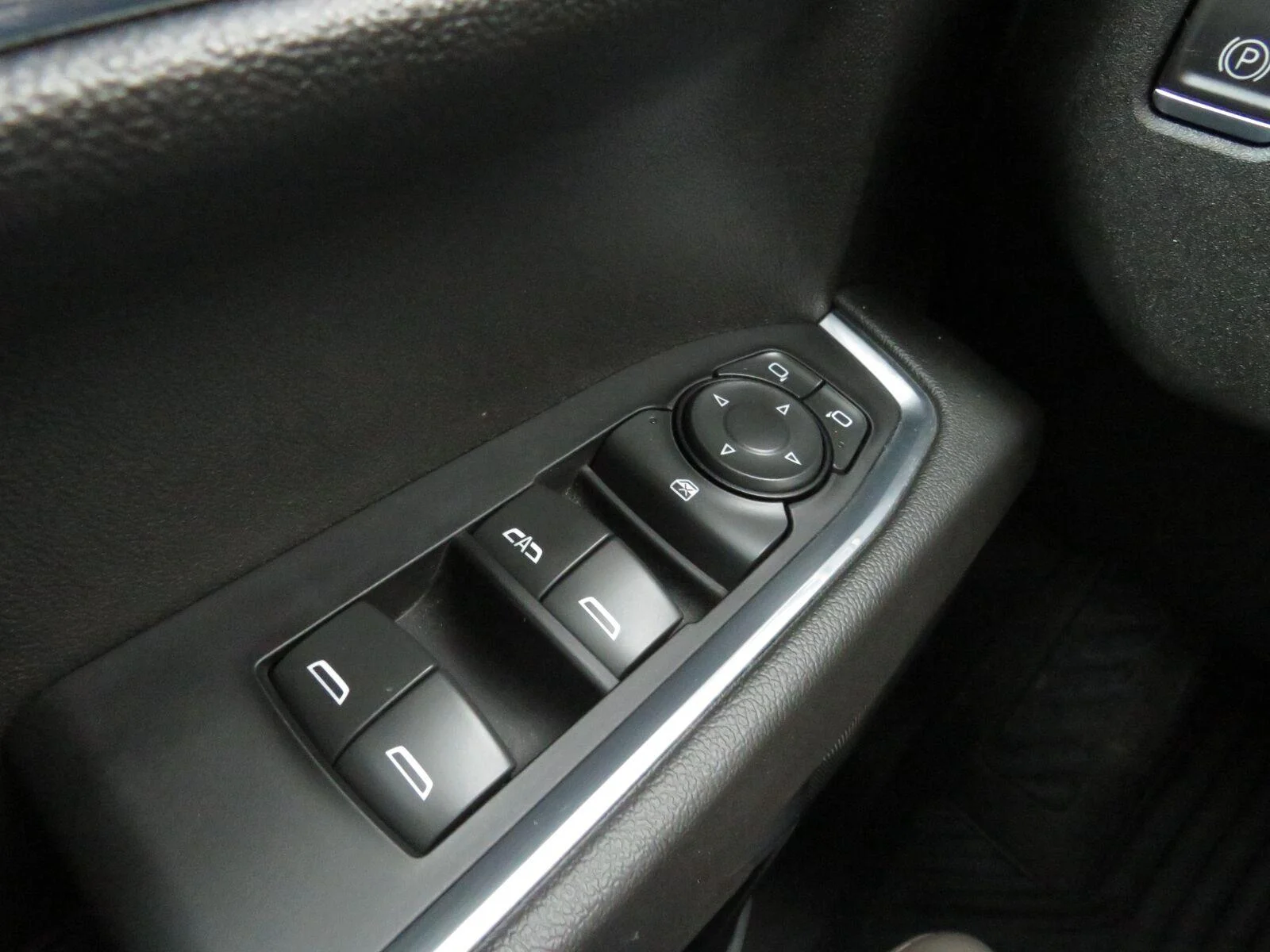 Used 2022 DARK ASH METALLIC Chevrolet RST image 31