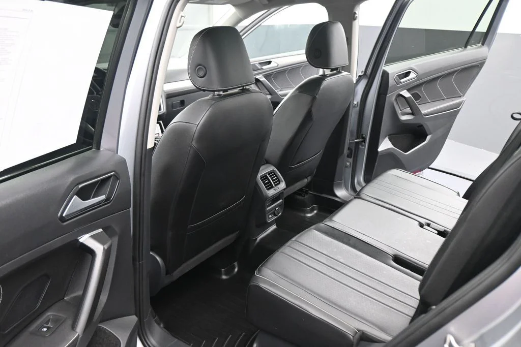 Used 2024 Silver Volkswagen 2.0T SE image 39
