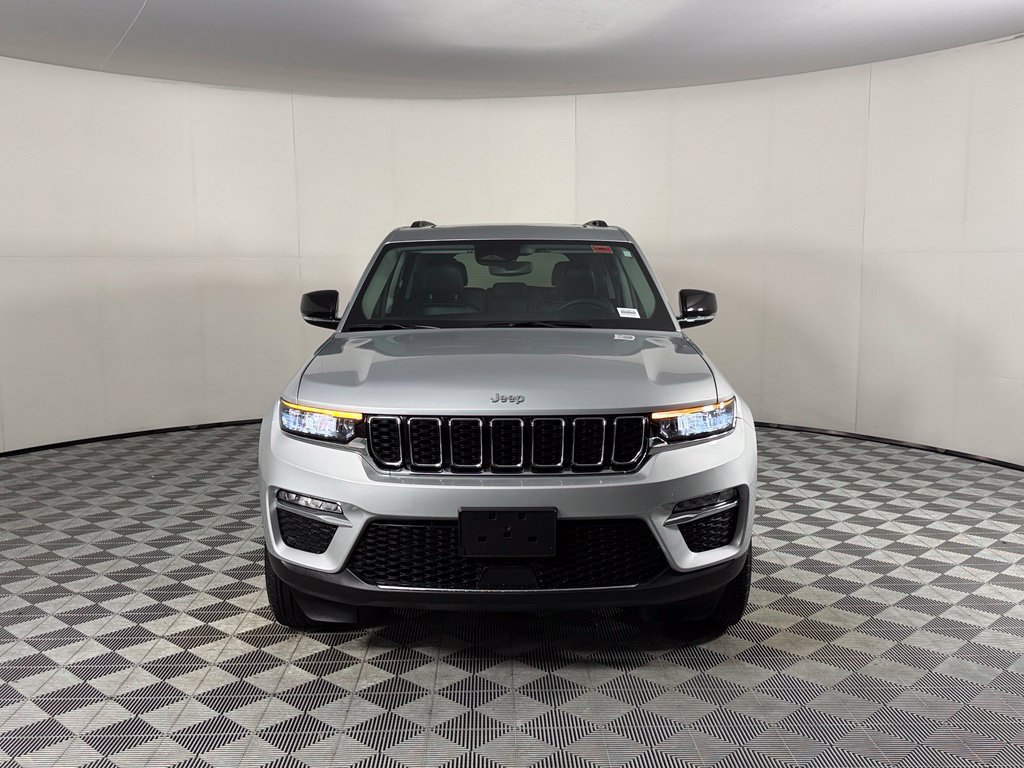 Used 2023 Silver Jeep Limited image 2