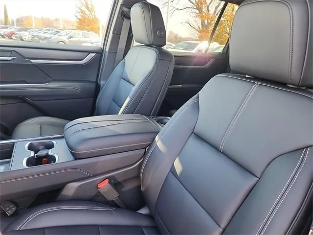 2026 GMC Acadia Elevation - Photo 13