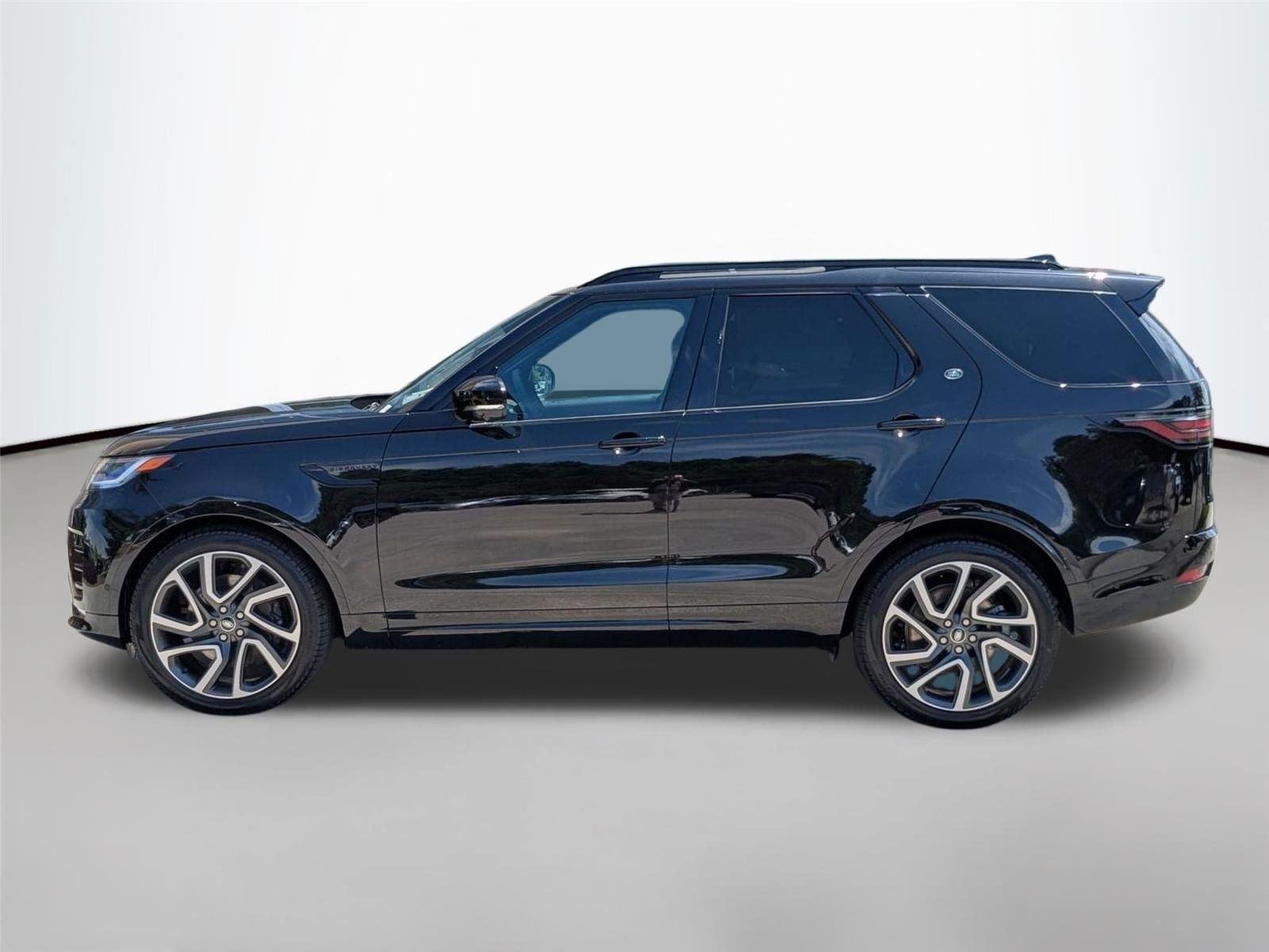 Used 2025 Santorini Black Metallic Land Rover Dynamic SE image 8