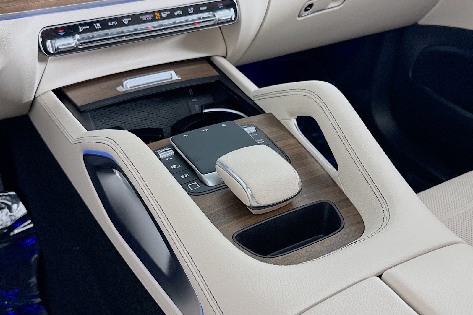 New 2026 Polar White Mercedes-Benz GLE 450 4MATIC® Coupe image 5