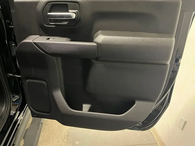 Used 2025 Black Chevrolet Custom image 21