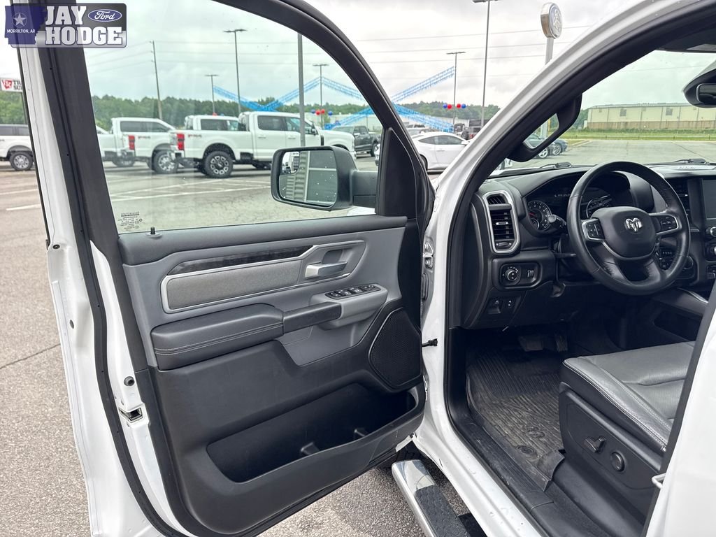 Used 2022 White Ram Big Horn/Lone Star image 14