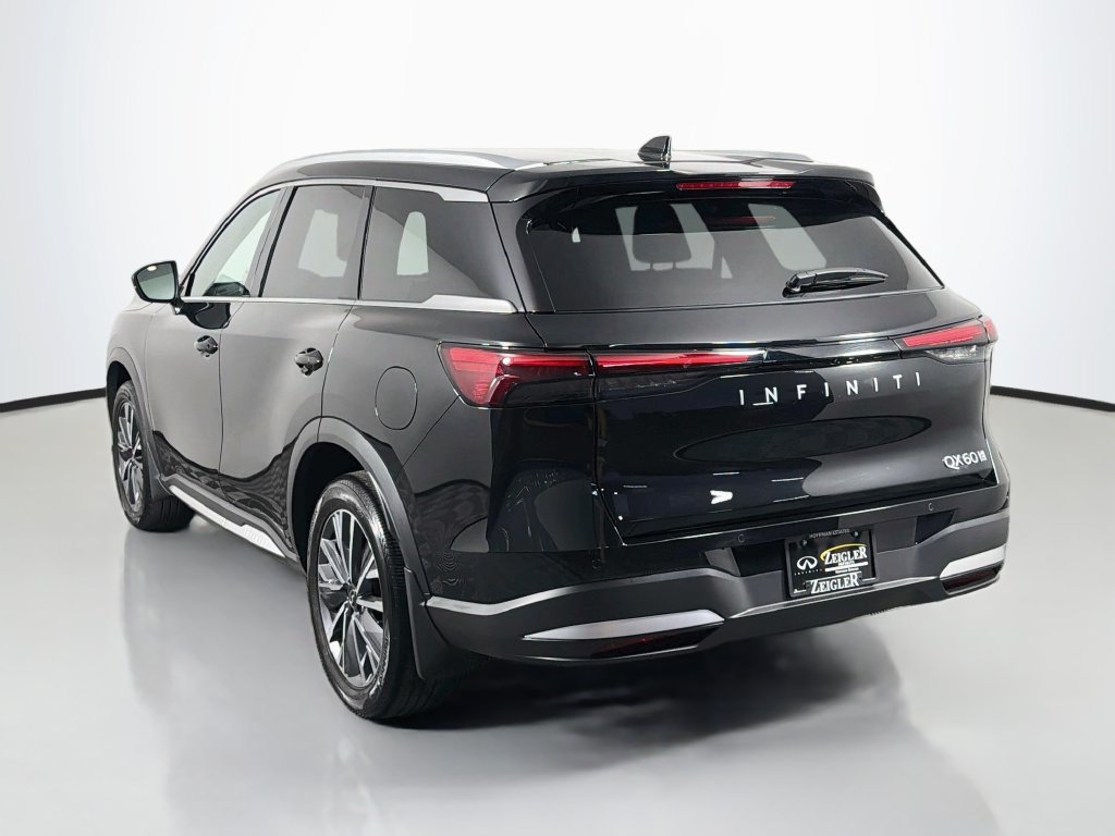 Used 2026 Mineral Black INFINITI LUXE image 5