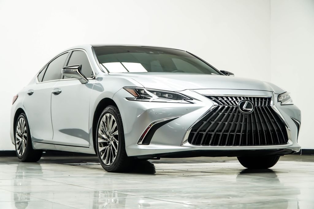Used 2025 Silver Lexus 350 Ultra Luxury image 4