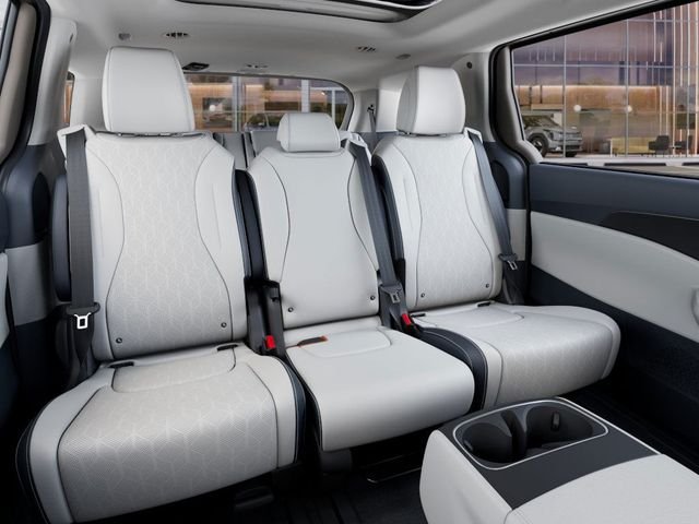 2025 Kia Carnival SX - Photo 16