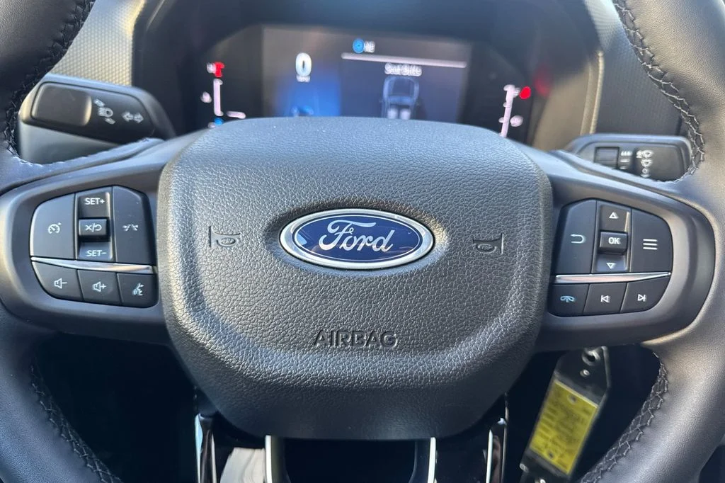 New 2025 Azure Gray Metallic Ford XLT image 22