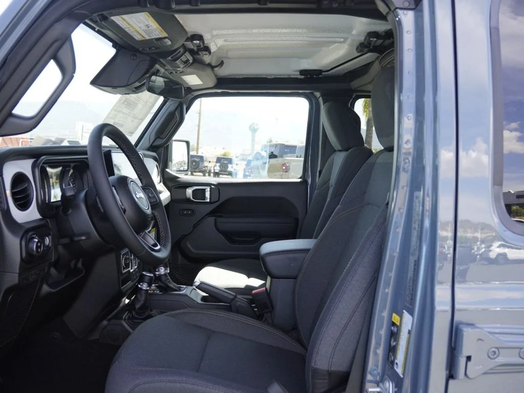 New 2026 Anvil Clear-Coat Exterior Paint Jeep Sport S image 17