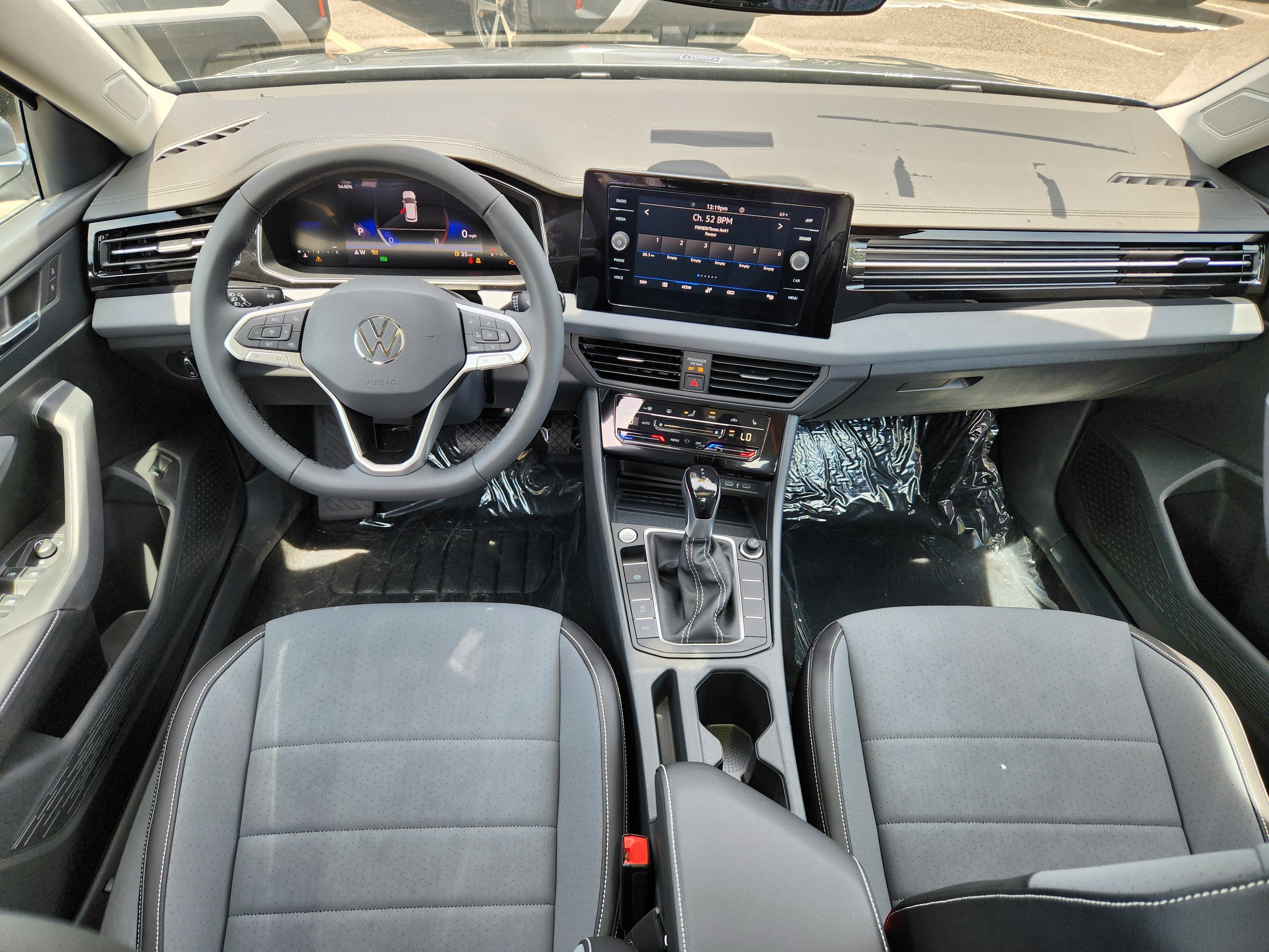 New 2026 Silver Volkswagen 1.5T SE image 15