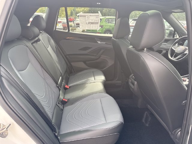 2026 Volkswagen Tiguan SE R-LINE BLACK - Photo 11
