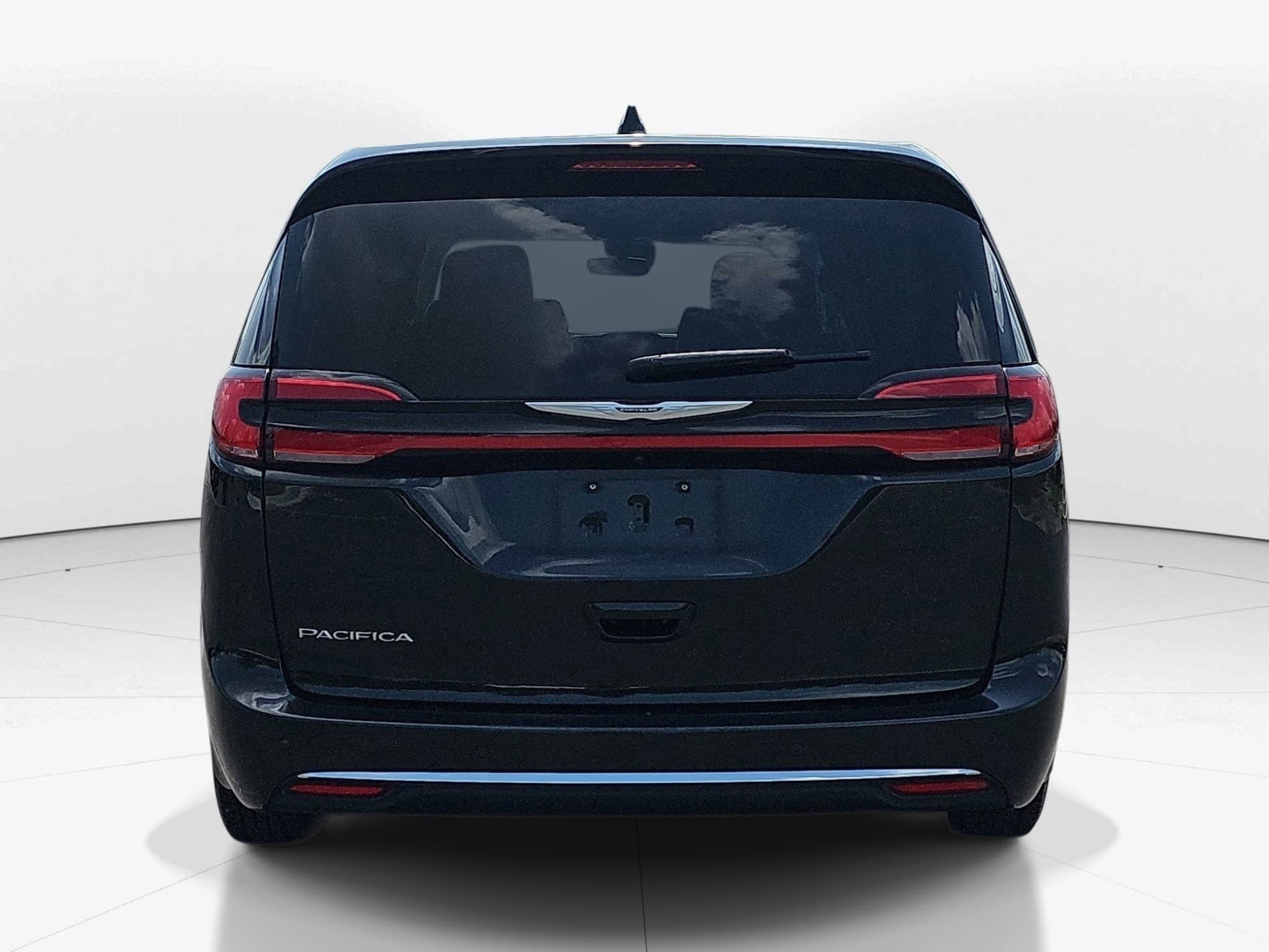 Used 2023 Brilliant Black Crystal Pearlcoat Chrysler Touring L image 4