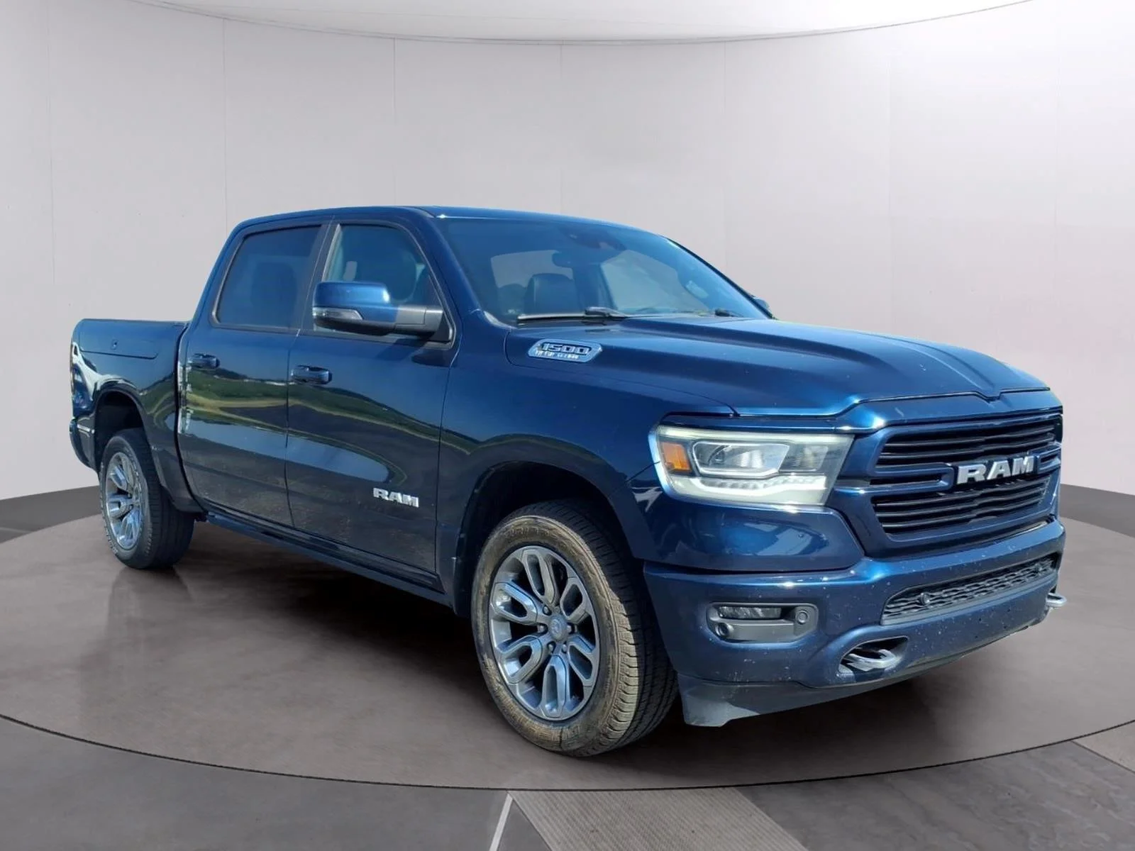 Used 2023 Diamond Black Crystal Pearlcoat Ram Laramie image 9