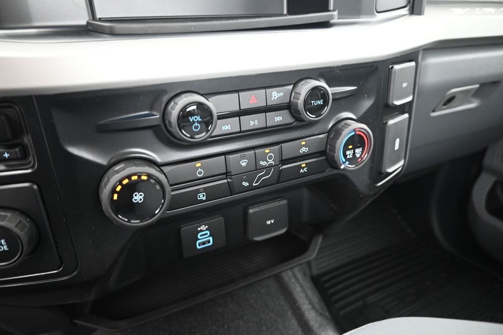 New 2026 Oxford White Ford XL image 14