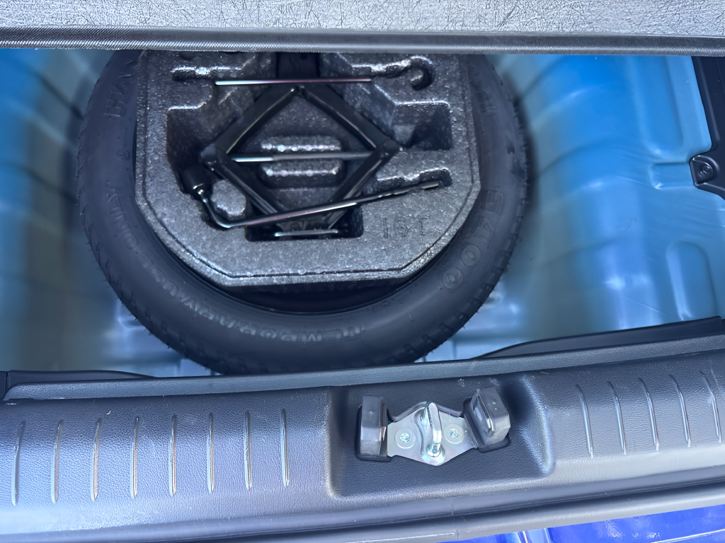 Used 2025 Blue Hyundai SEL image 38