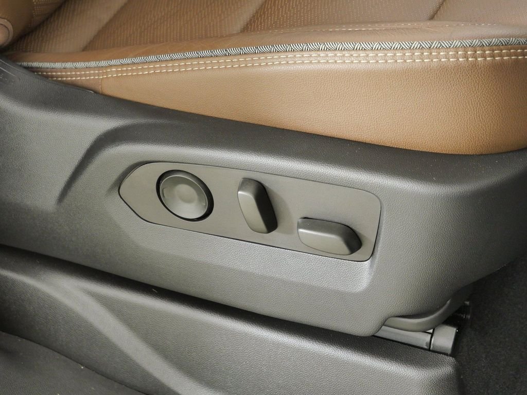 Used 2022 Black Chevrolet High Country image 21