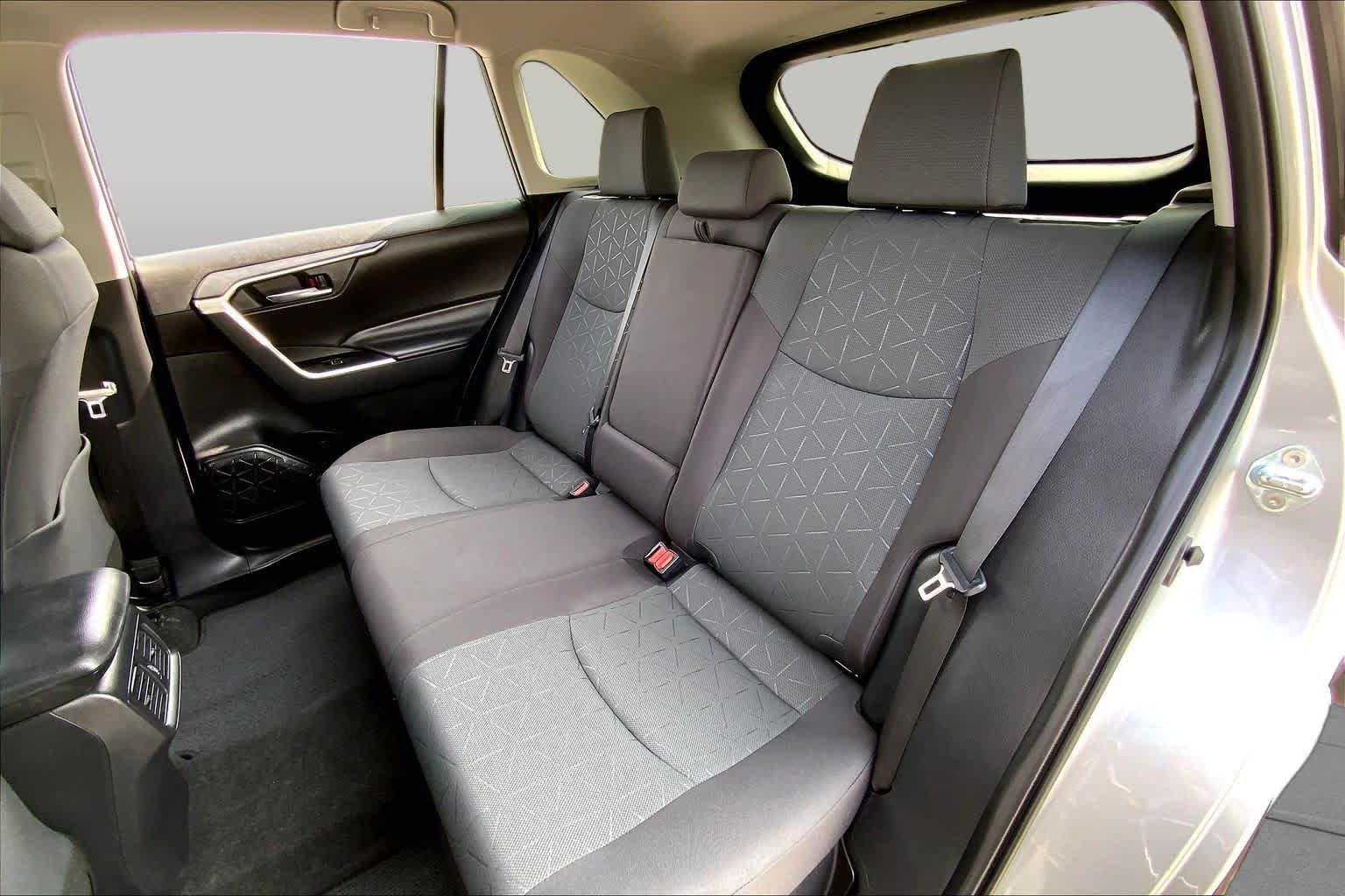 Used 2024 Silver Sky Metallic Toyota Hybrid XLE image 20