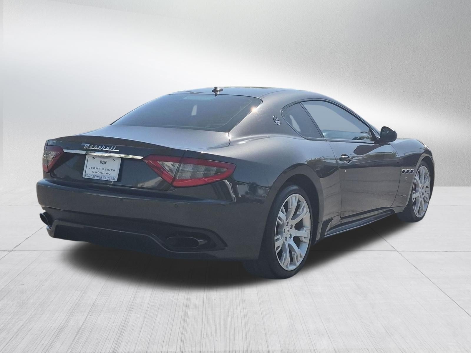 Used 2014 Gray Maserati Sport image 5