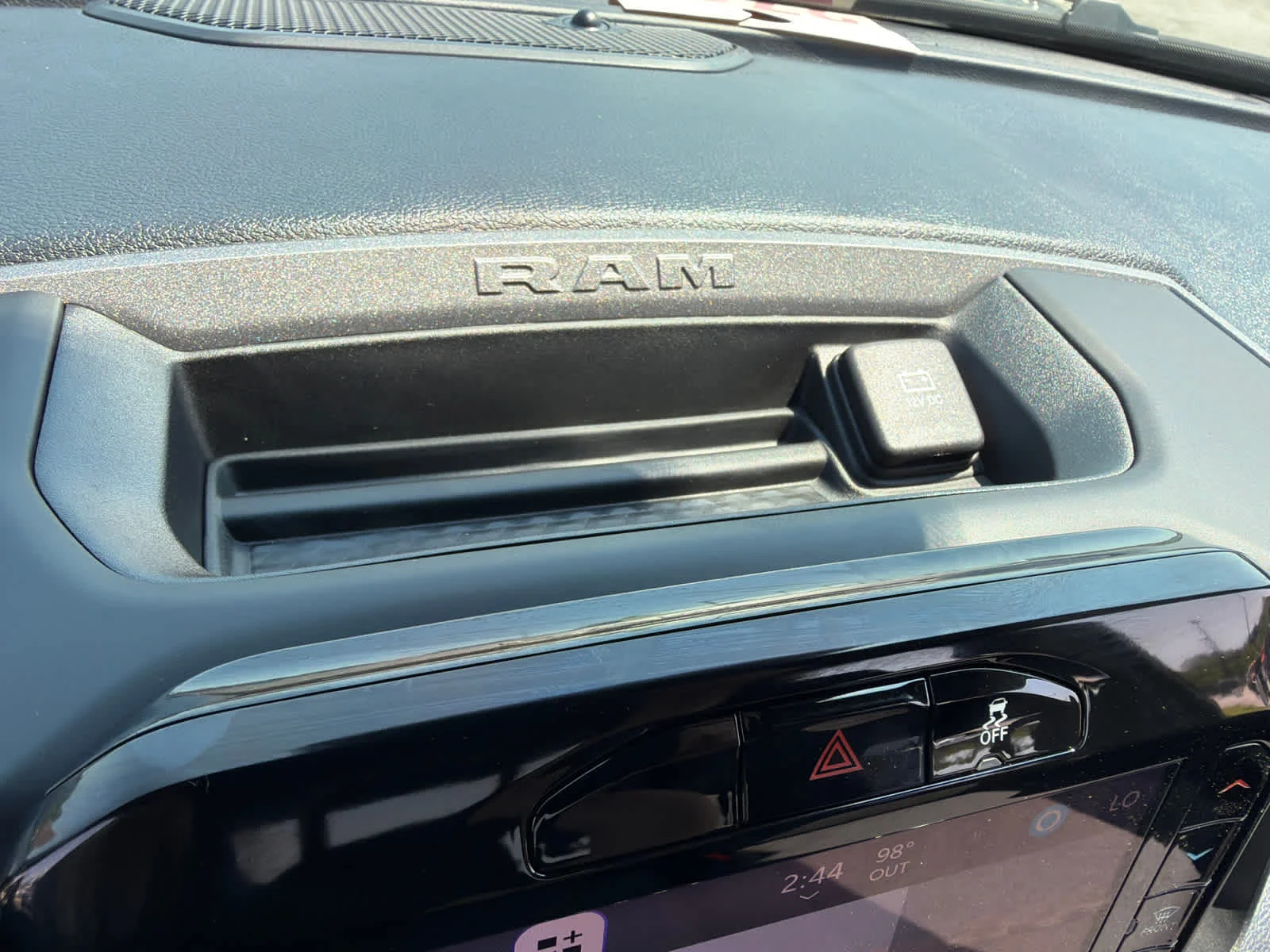 New 2026 Granite Crystal Metallic Clearcoat Ram Tradesman image 33