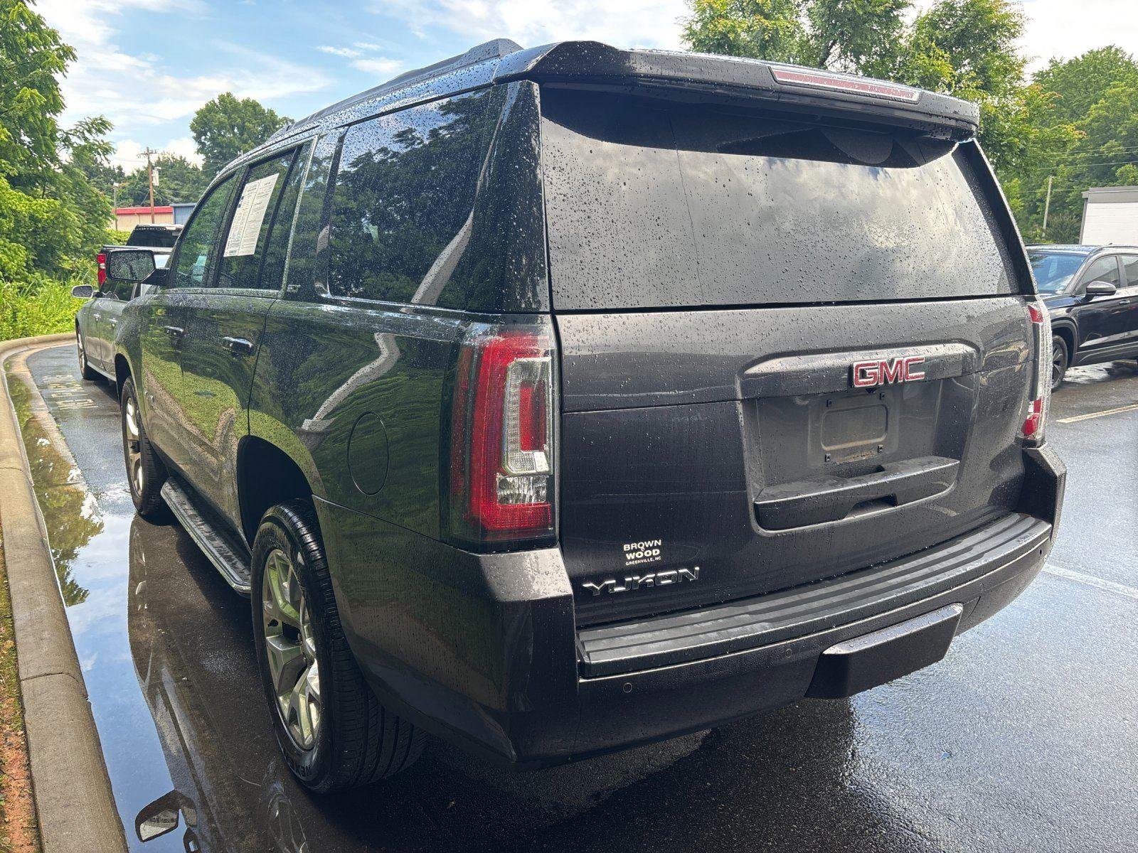 Used 2017 Iridium Metallic GMC SLT image 3