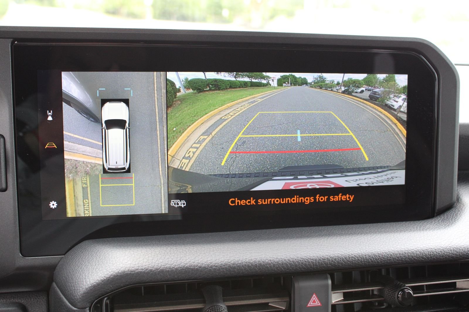 Used 2025  Toyota Base image 20