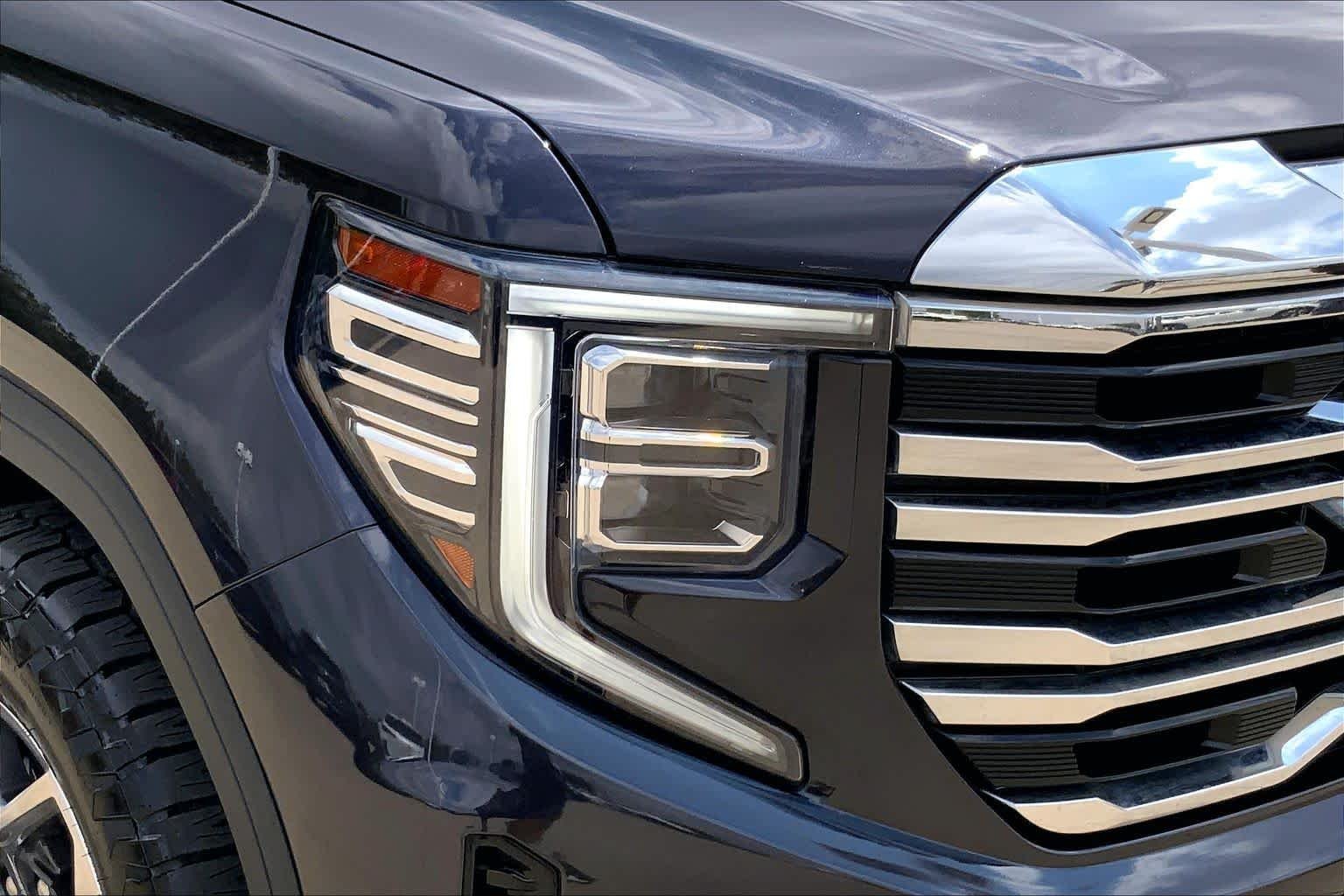 Used 2023 Titanium Rush Metallic GMC SLT image 26
