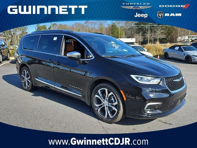 2026 Chrysler Pacifica Pinnacle's photo