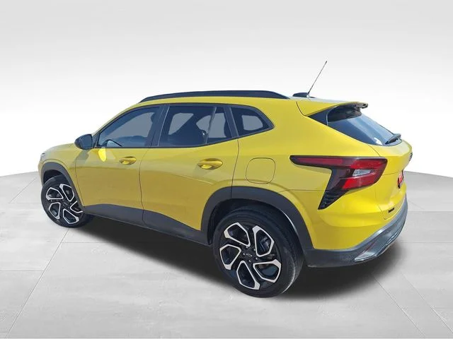 Used 2025 Yellow Chevrolet 2RS image 5