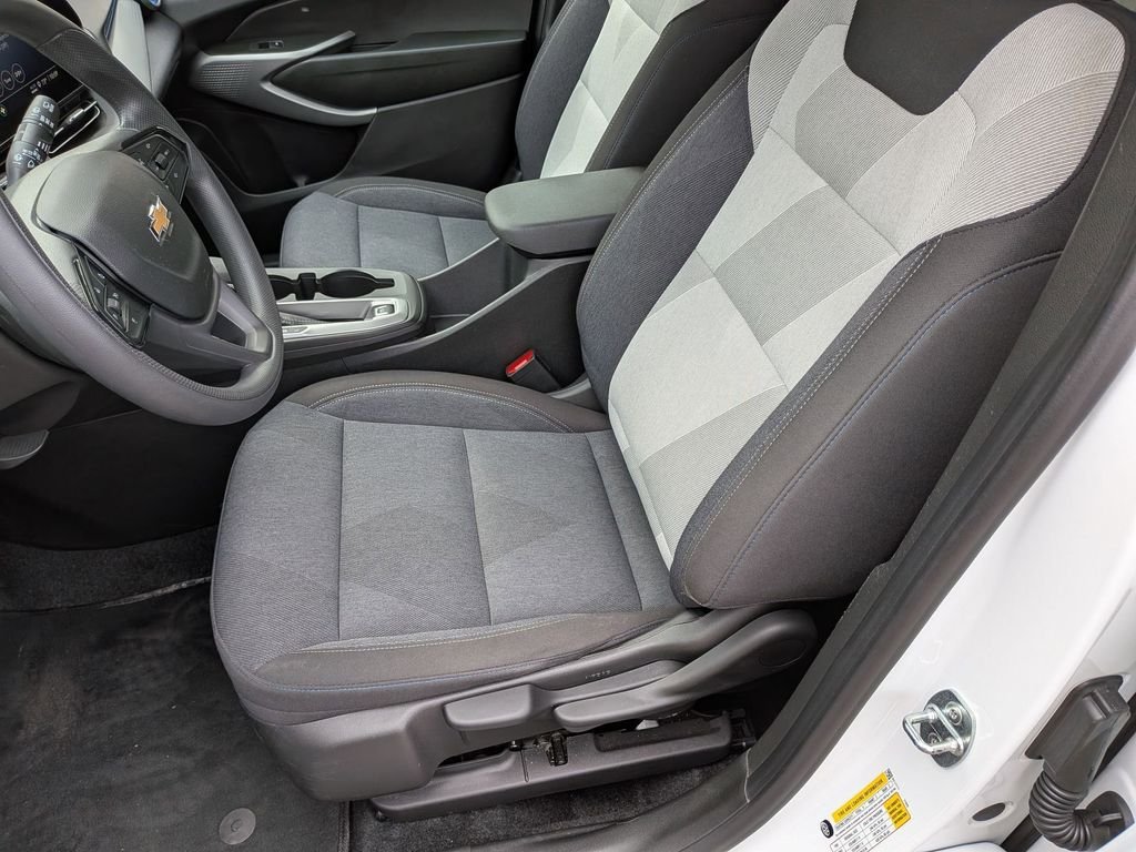 Used 2024 White Chevrolet LS image 20